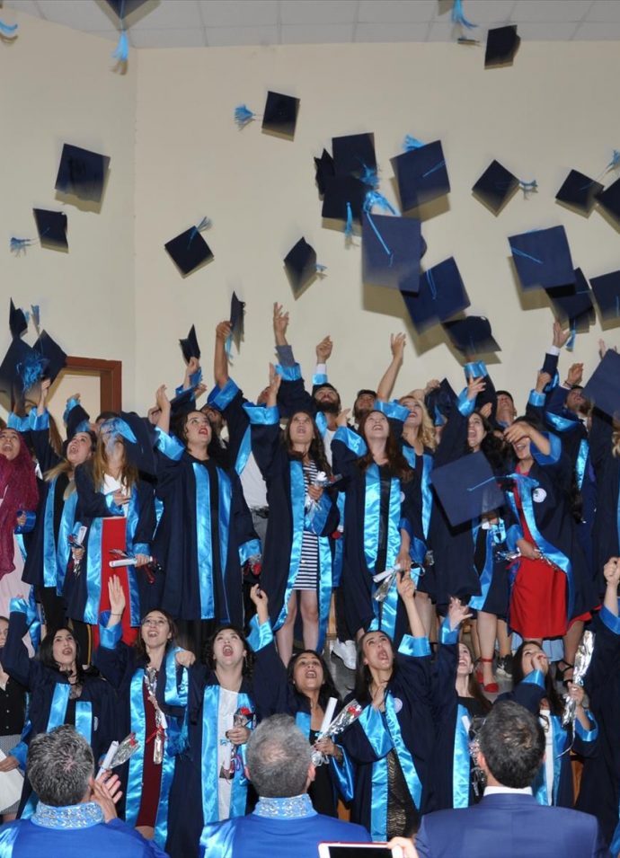 Amasya Üniversitesinde Mezuniyet Coşkusu